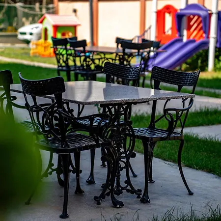 Pensión Casa Soarelui Două Mai